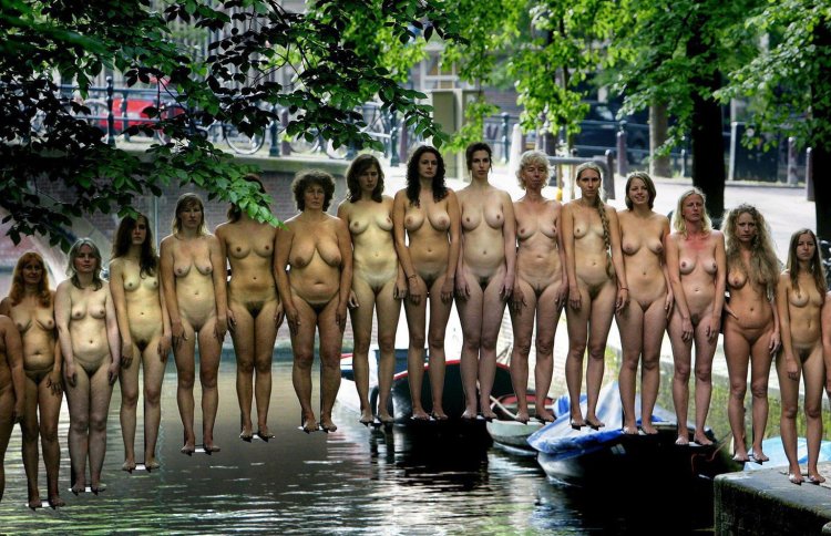 Naked women of all countries