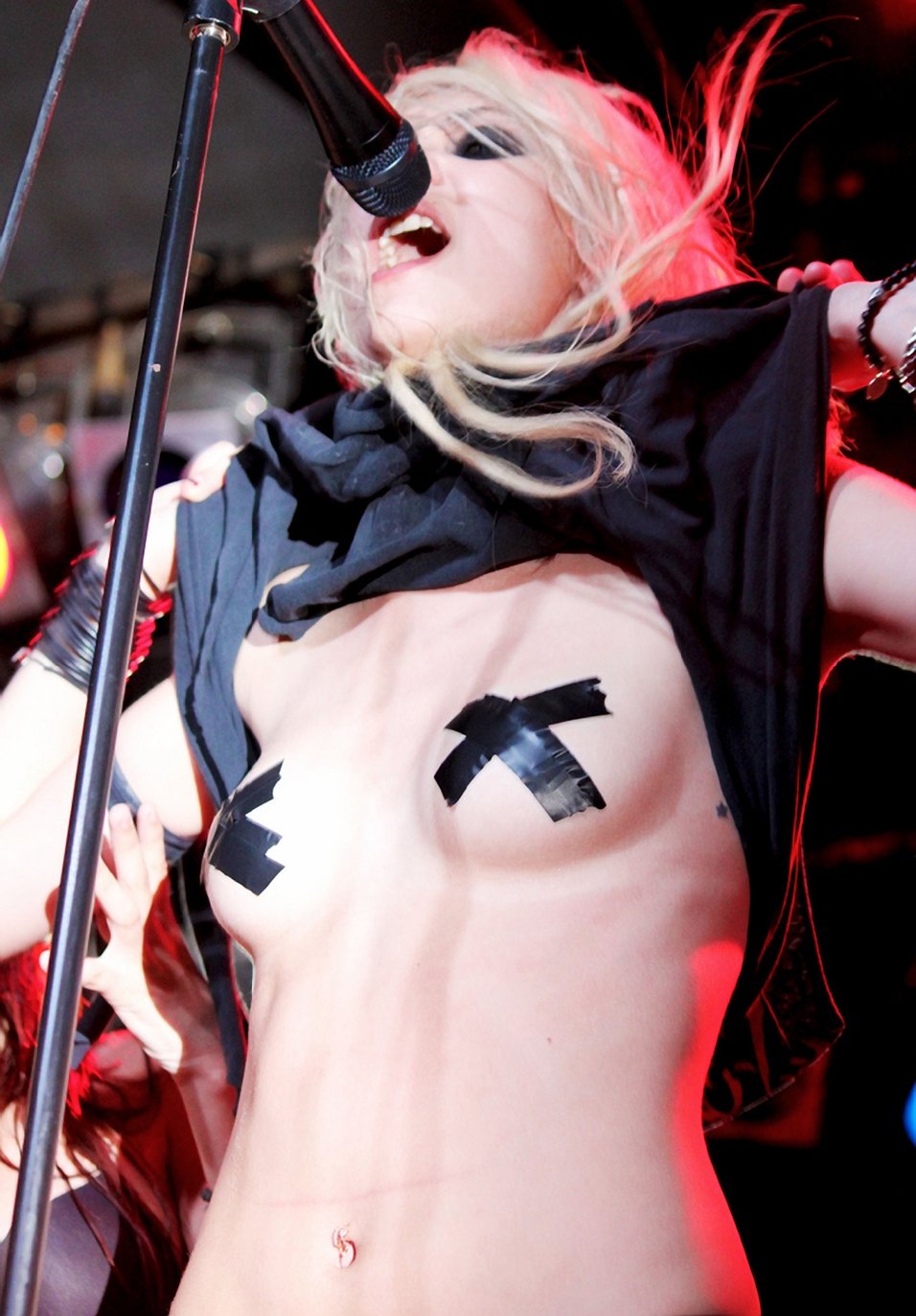 Taylor Momsen is hot