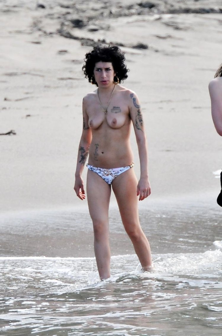 Amy Winehouse Naked