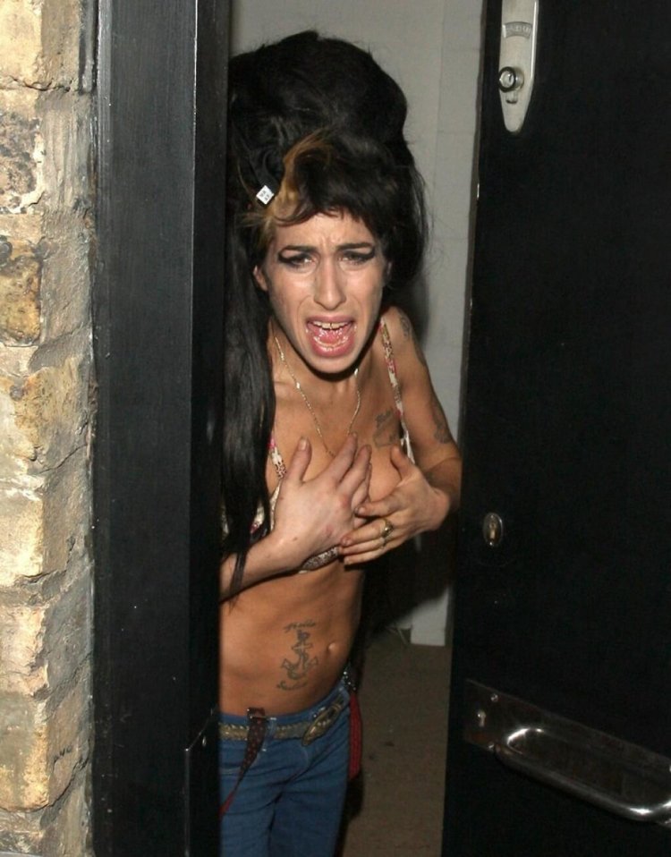 Amy Winehouse Naked