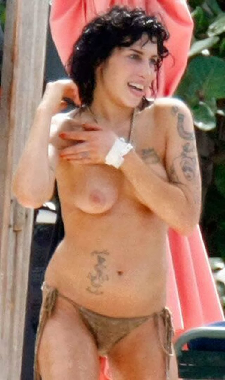 Amy Winehouse Naked