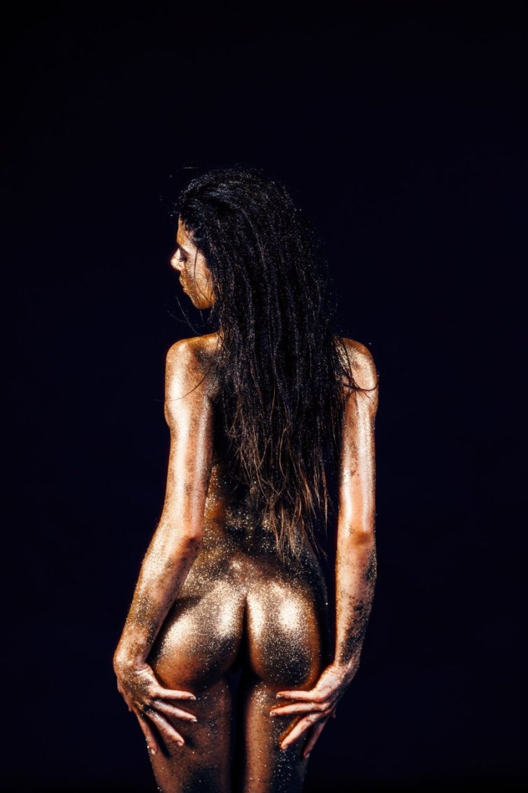 Erotic scenes of Chiara Bianchino from Loro movie