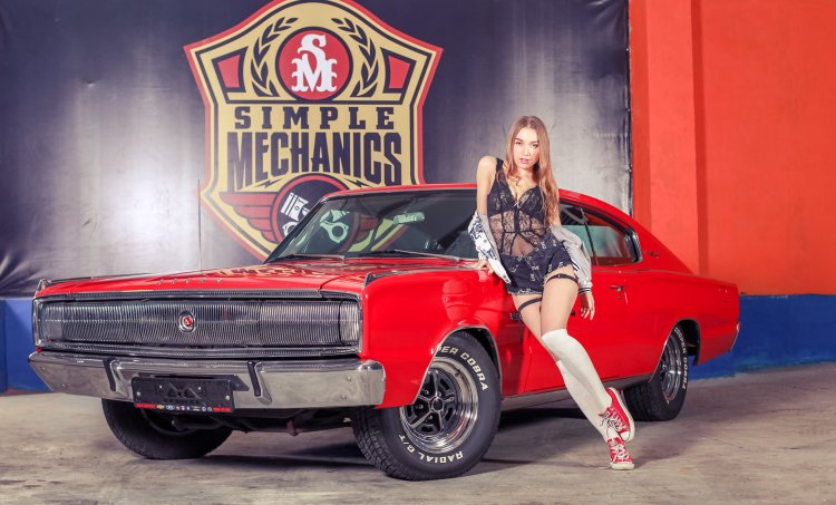 Dodge Charger 1969 girls