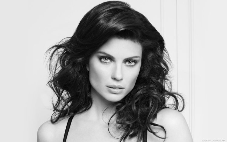 Fabiana Semprebom in underwear