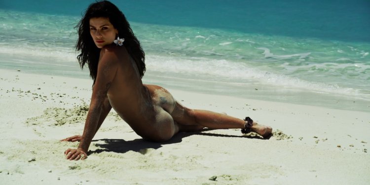 Isabelle Campestrini Nu