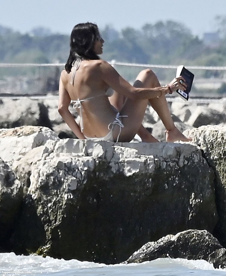 Melanie Sykes in youth naked