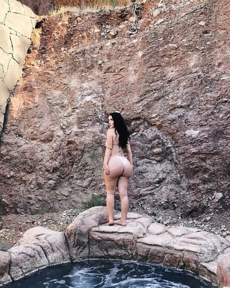 Holly Lia Naked Tits