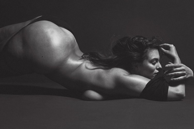 Plus Size Ashley Graham Nude