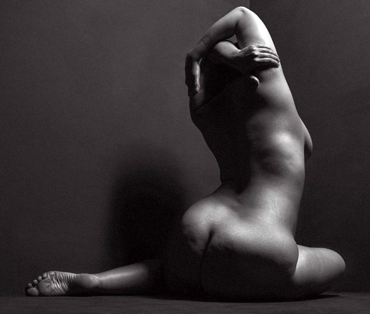 Plus Size Ashley Graham Nude