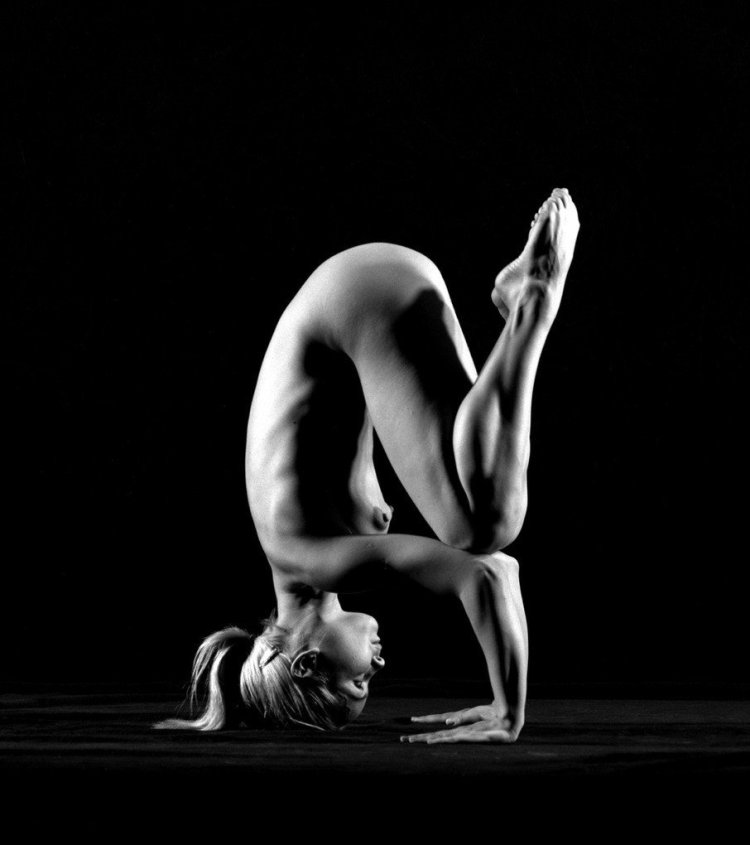 Naked women in acrobatic poses