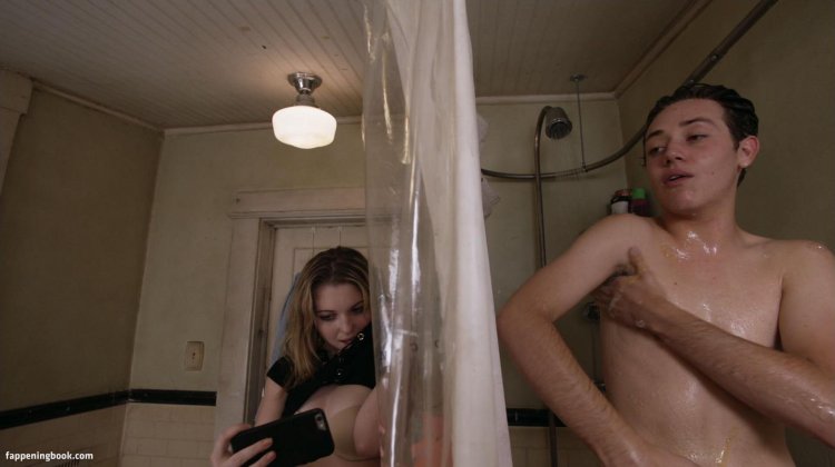 Sammy Hanratty bed scenes