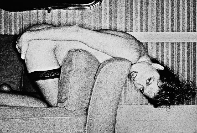 Erotic photos on the edges of the foul