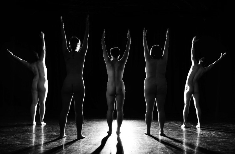 Performance Naked theater