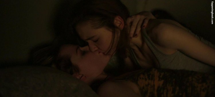 Julia Sarah Stone Naked