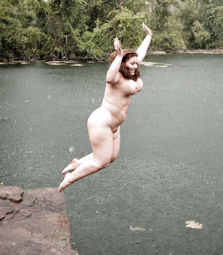 Naked women in flight