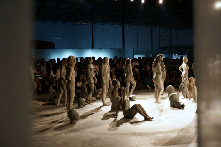 Angelen Poeljokage Nude on Stage