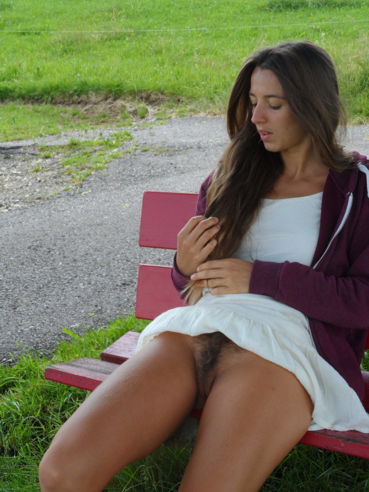 Leaned in a skirt without panties