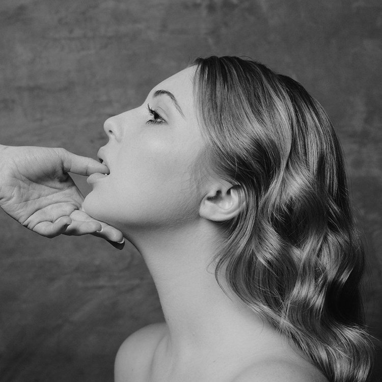 Sammy Hanratti photo naked