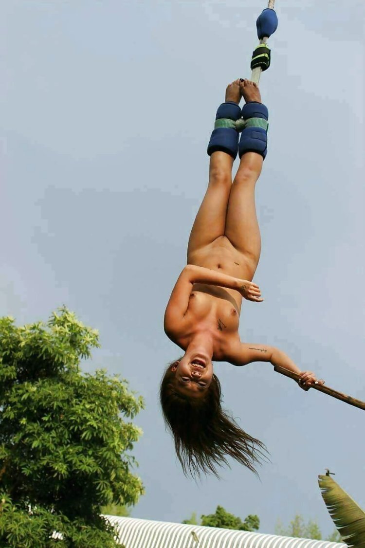 Nude in extreme places