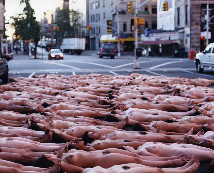 A lot of naked female asses