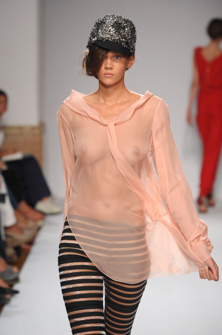 Naked Fashion Charlie Le Mind