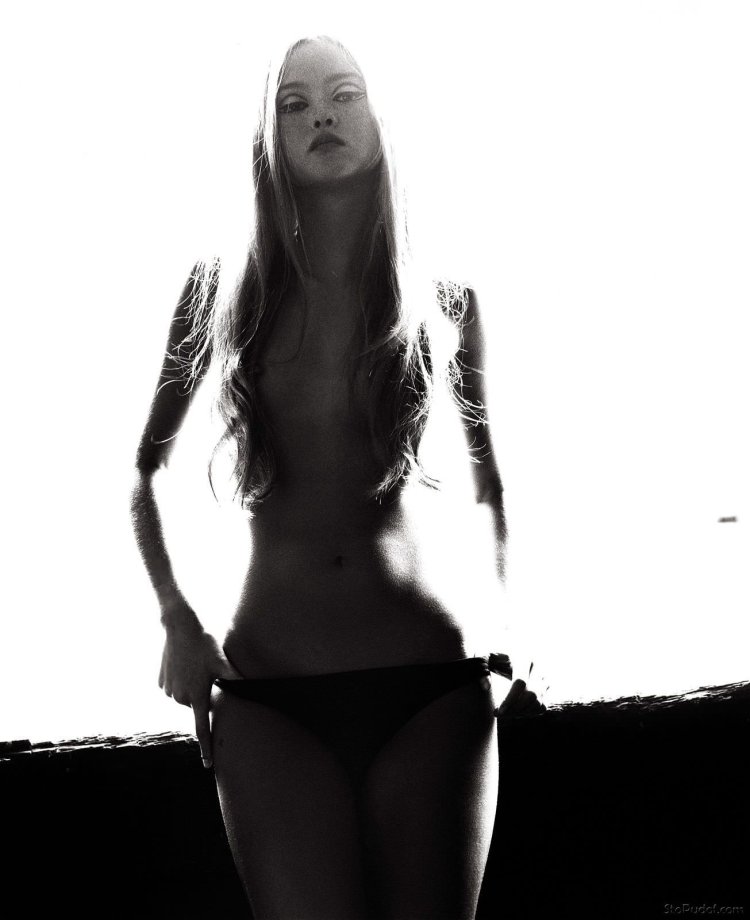 Naked in pantyhose Lucy Luc