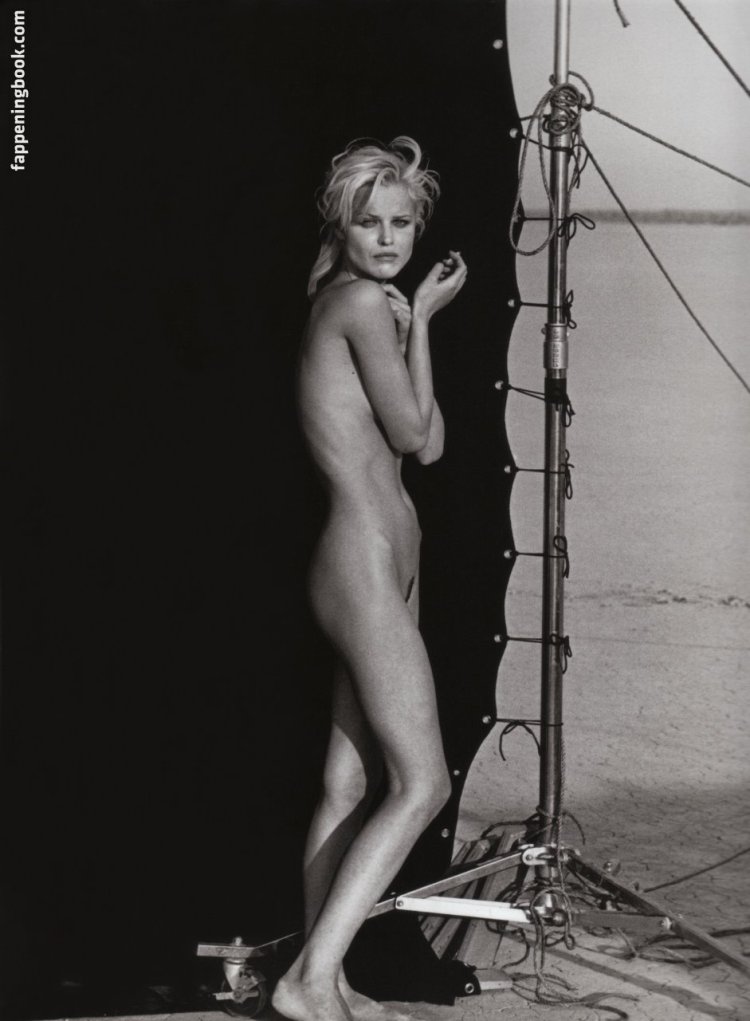 Eva Herkigova without clothes