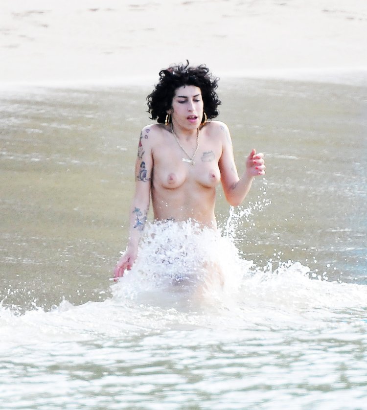 Amy Winehouse naked