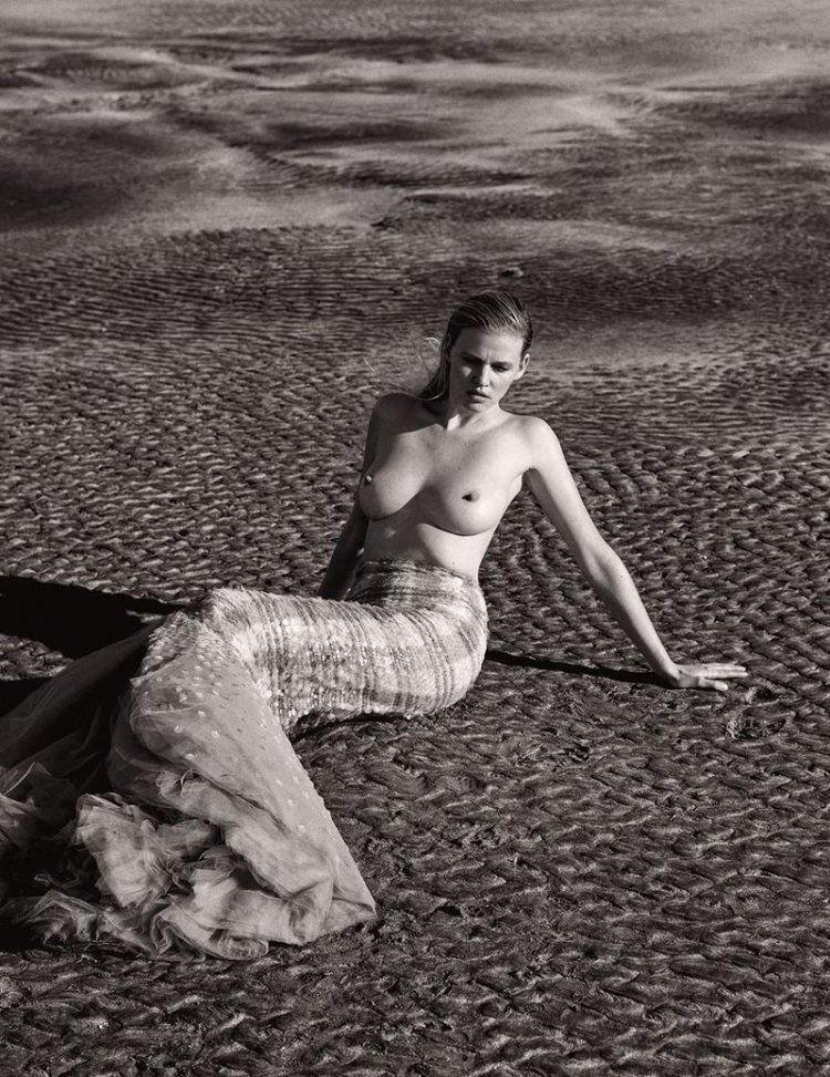 Lara Stone photo shoot nude