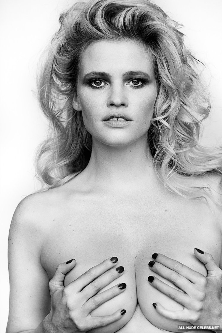 Lara Stone is pregnant