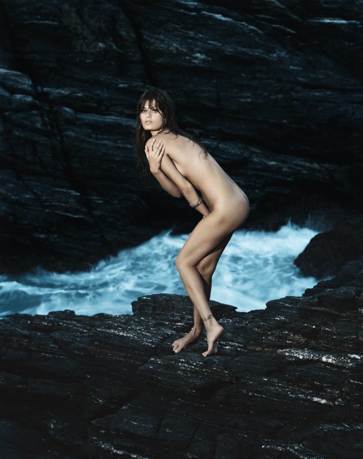 Isabeli fountain playboy