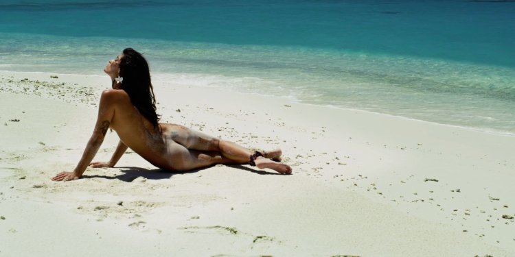 Isabeli fountain playboy