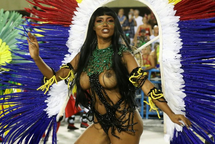 Viviana Castro Naked on the Carnival
