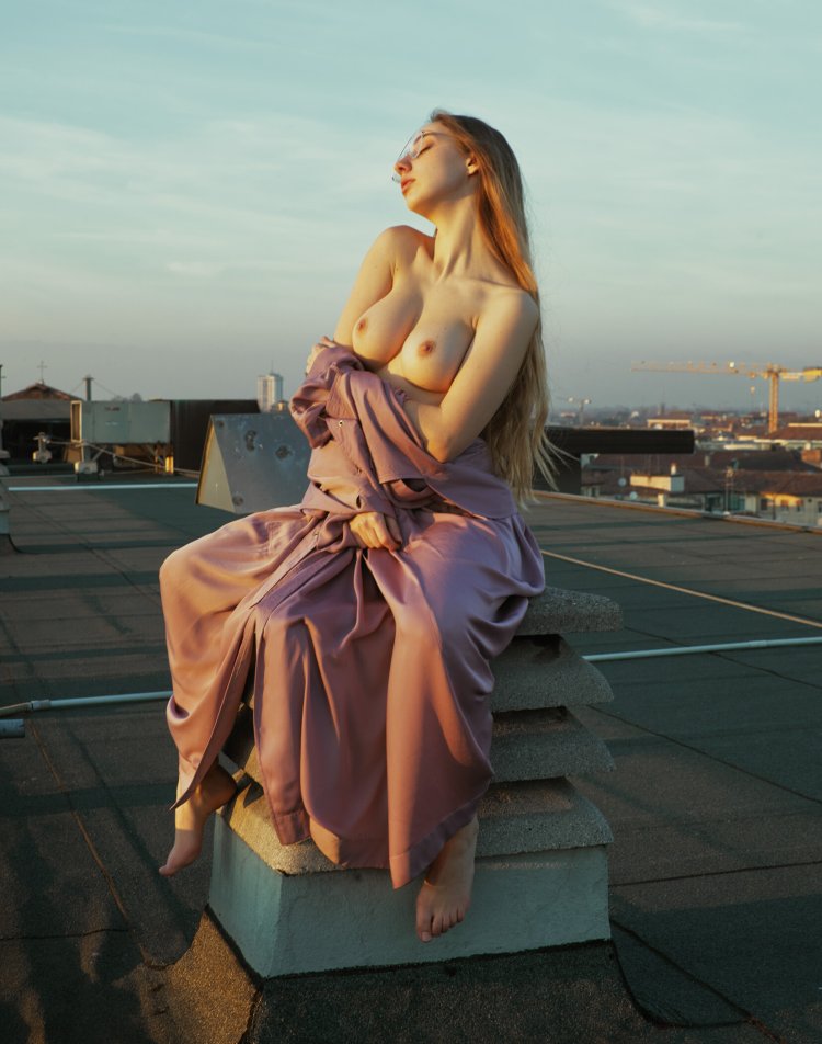 Claudia Jerini is hot