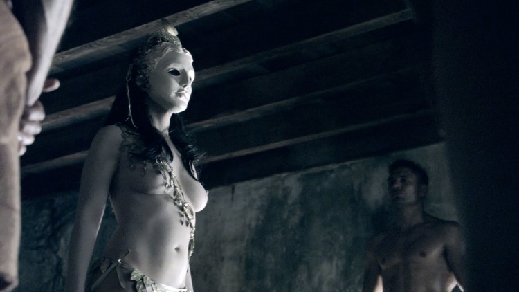 Erin Cummings is naked