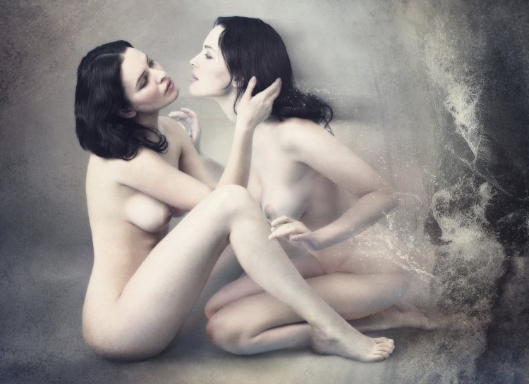 Girls in palaces 35+ nude