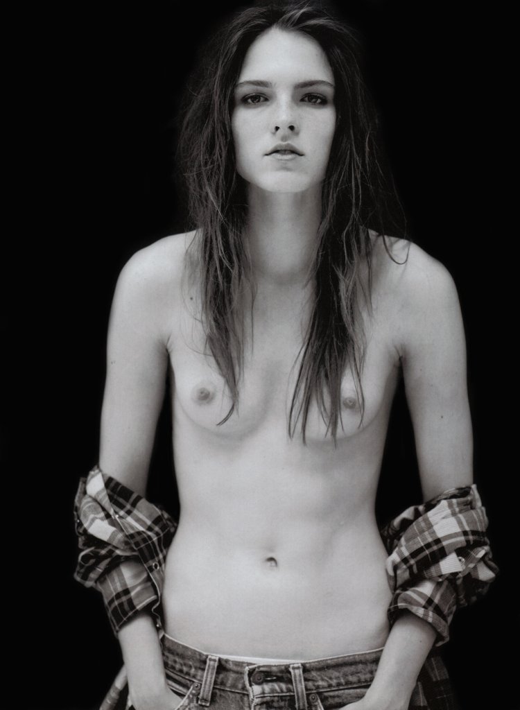 Fabiana Semrek is naked