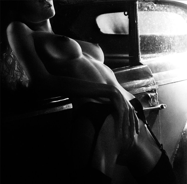Erotic photo shoot in the car
