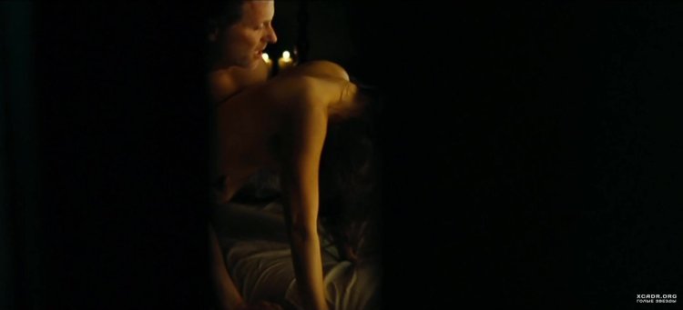 Kelly Lynch Naked cocktail