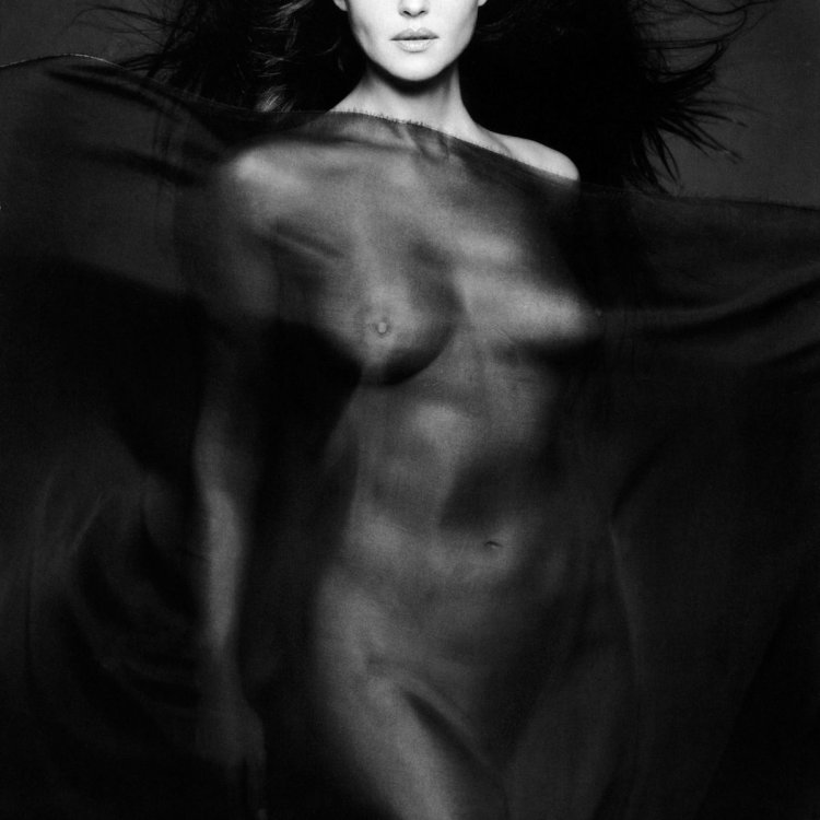 Моника Белуччи в молодости ню