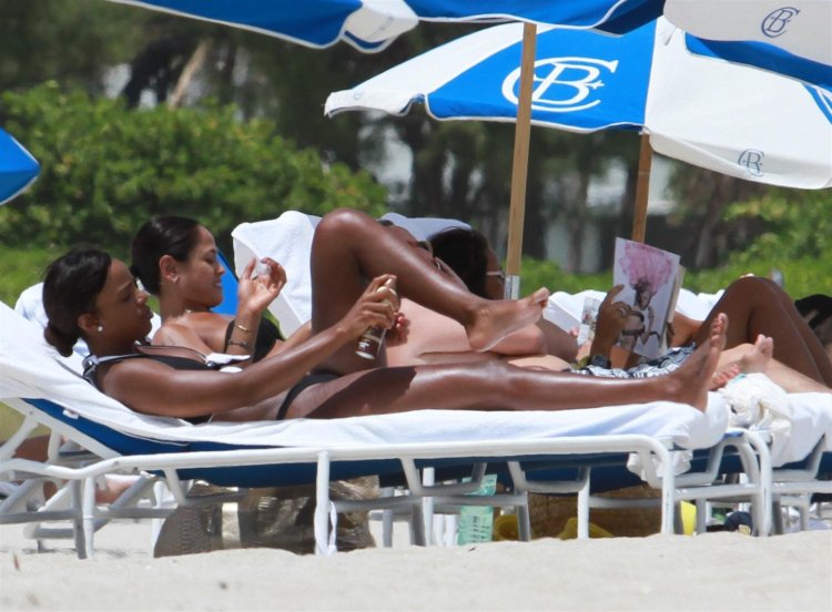 Kelly Rowland Body