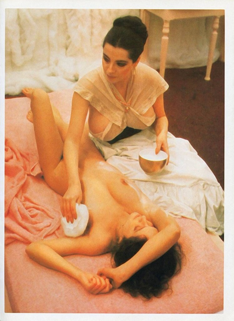 Clio Goldsmith Nude Full Frontal Donatella Damiani Sex