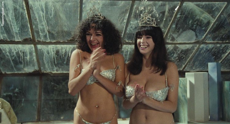 Beautiful girls retro ero