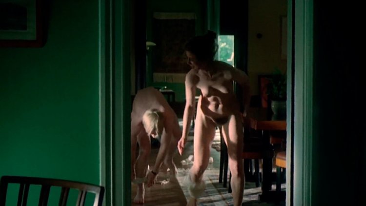 Street Voyeur: Balcony Flash Girl Posted by: Unknown