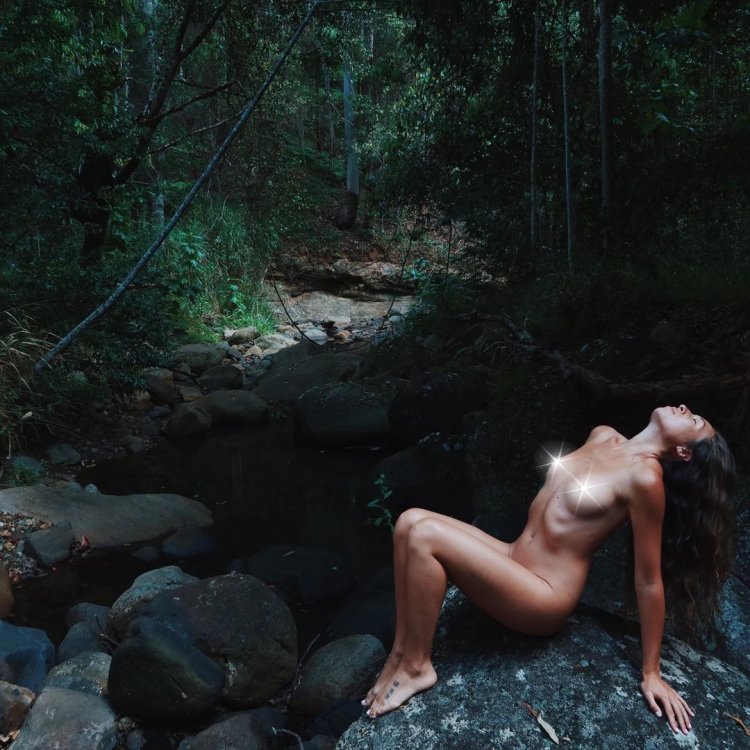 The sexy goddess undresses