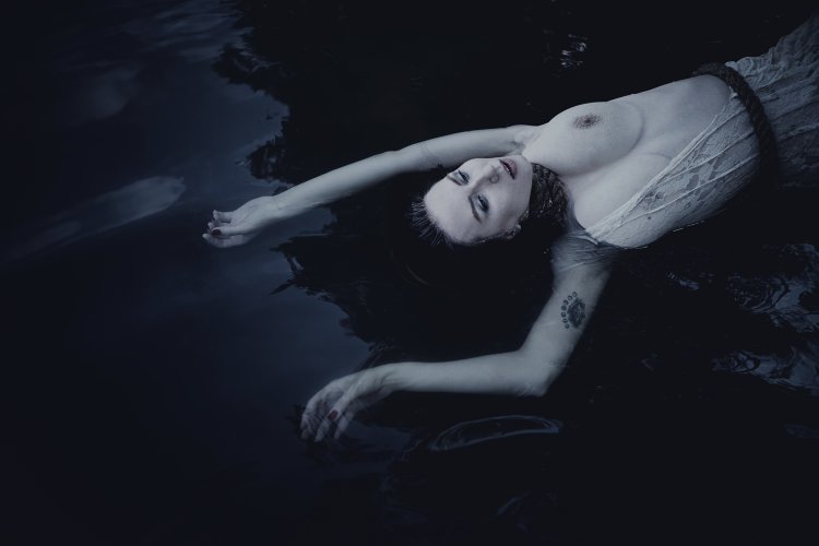 Ophelia Lovibond Tits