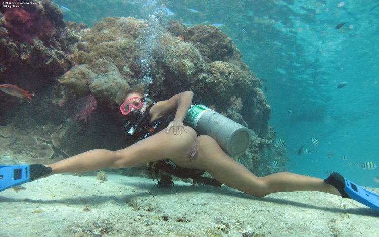 Naked girls in scuba dots