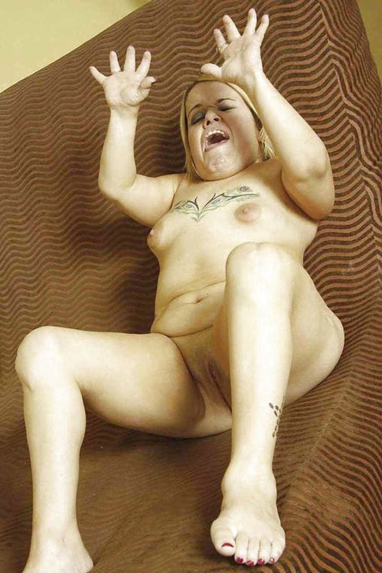 Mature hairy lillipotes