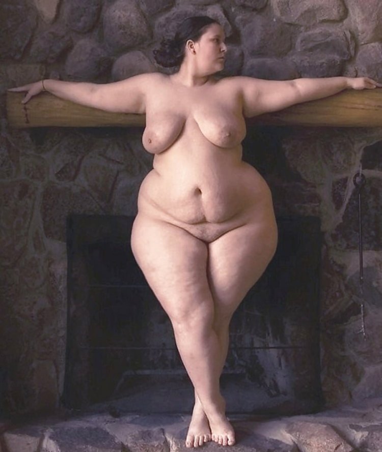 Naked women with big hips