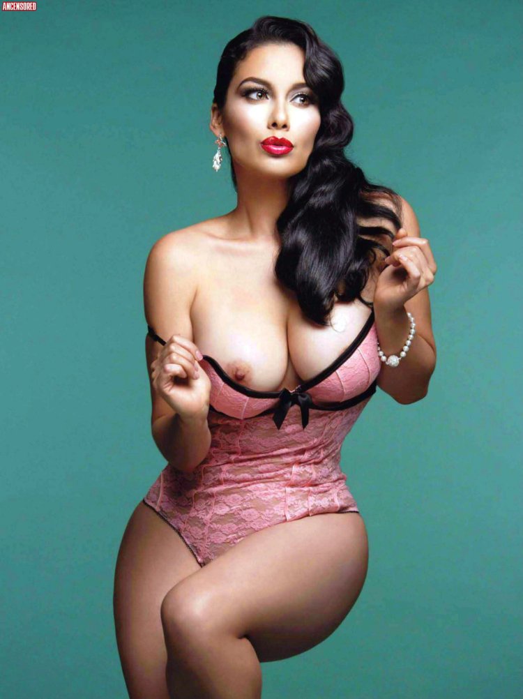 Isabella Fernandez Naked